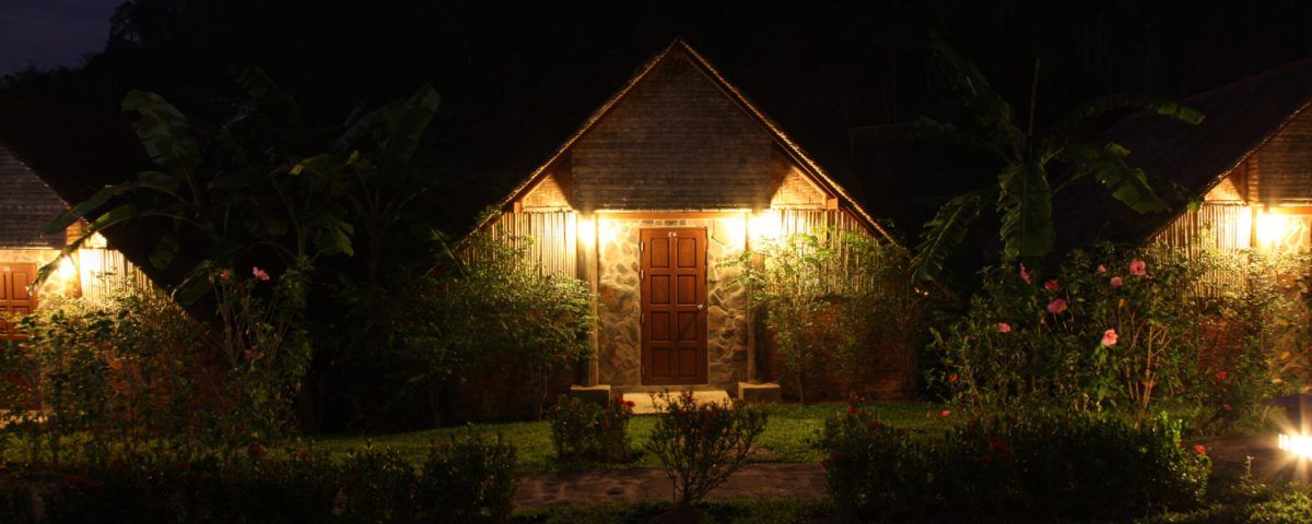 lampa-solara-de-exterior-cu-senzor-de-miscare